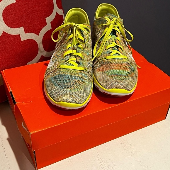Like New: Nike Free Flyknit Running Sneakers. Wmns Size 9.5 Volt/White/Hot Lava - Picture 2 of 8